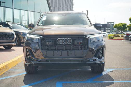 2025 Audi Q7 45 Premium Plus