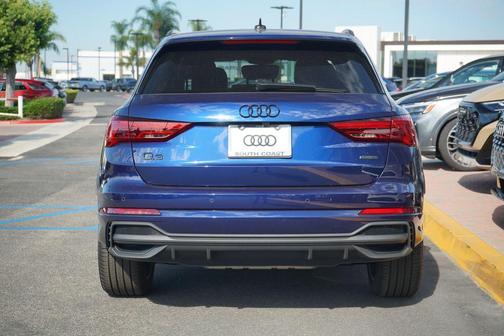 2025 Audi Q3 Premium 45 TFSI S line quattro Tiptronic