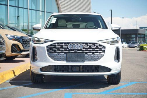 2025 Audi Q5 Premium