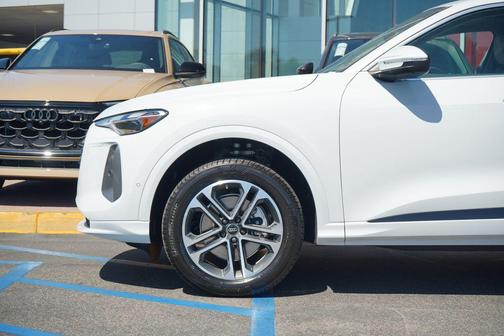 2025 Audi Q5 Premium