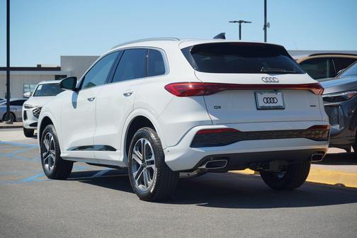 2025 Audi Q5 Premium