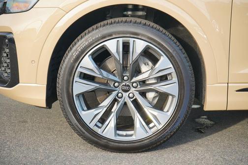 2025 Audi Q8 55 Premium Plus