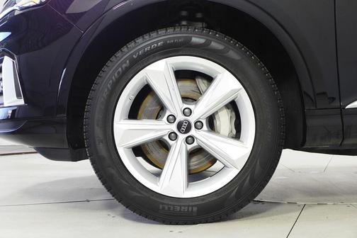 2022 Audi Q7 45 Premium