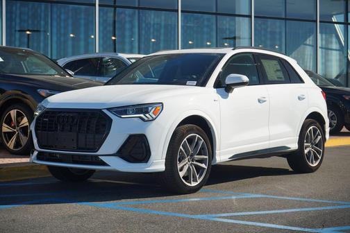 2025 Audi Q3 Premium 45 TFSI S line quattro Tiptronic