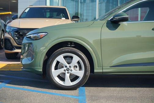 2025 Audi Q5 Premium Plus TFSI quattro S tronic