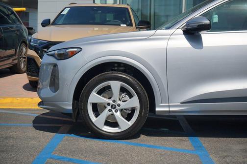 2025 Audi Q5 Premium Plus