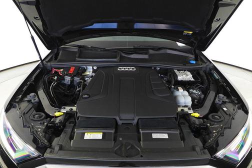 2022 Audi Q7 45 Premium