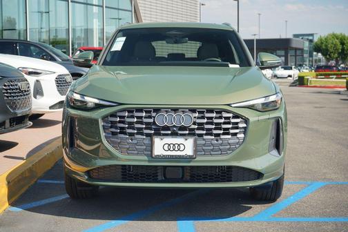 2025 Audi Q5 Premium