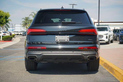 2025 Audi Q7 55 Premium Plus