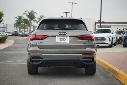 2025 Audi Q3 Premium 45 TFSI S line quattro Tiptronic