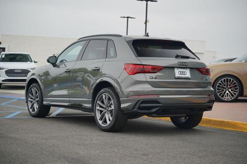 2025 Audi Q3 Premium 45 TFSI S line quattro Tiptronic