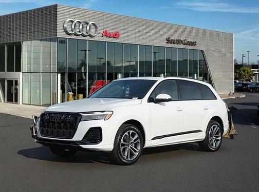 2026 Audi Q7 45 Premium Plus