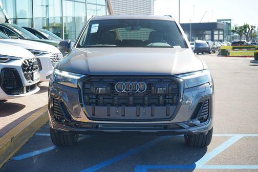 2026 Audi Q7 45 Premium Plus