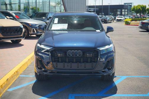 2025 Audi Q7 55 Premium Plus