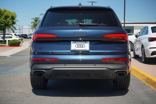 2025 Audi Q7 55 Premium Plus