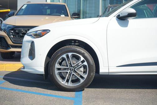 2025 Audi Q5 Premium TFSI quattro S tronic