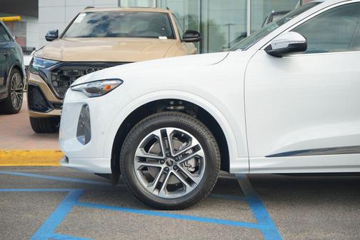 2025 Audi Q5 Premium Plus