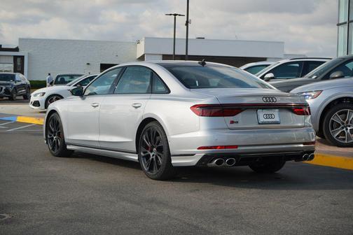 2025 Audi S8 4.0T