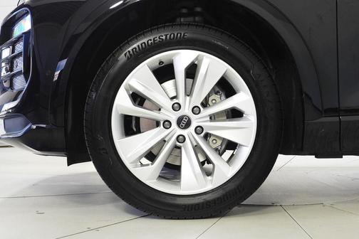 2025 Audi Q6 e-tron Premium