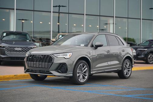 2025 Audi Q3 Premium 45 TFSI S line quattro Tiptronic