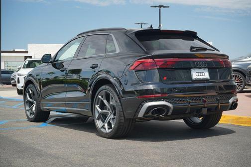 2025 Audi RS Q8 4.0T