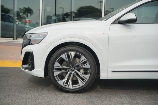 2026 Audi Q8 55 Premium Plus
