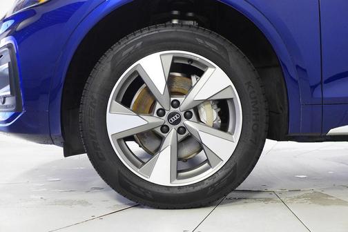 2022 Audi Q5 40 Premium Plus