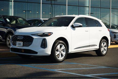 2025 Audi Q5 Premium TFSI quattro S tronic