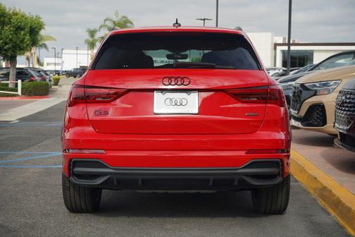 2025 Audi Q3 Premium 45 TFSI S line quattro Tiptronic