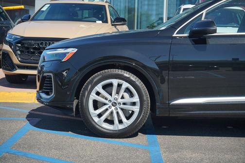 2026 Audi Q7 55 Premium Plus