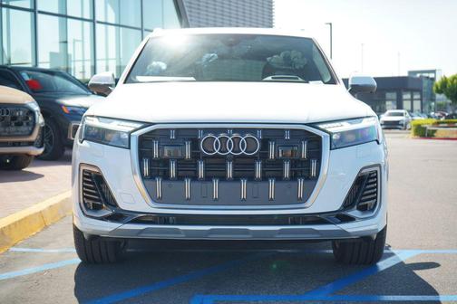 2025 Audi Q7 55 Prestige