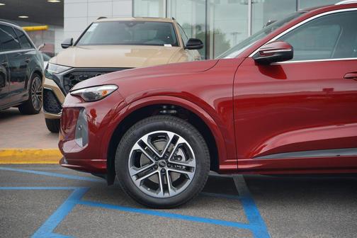 2025 Audi Q5 Premium Plus