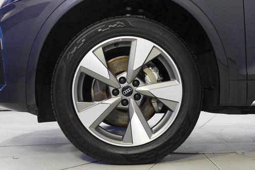 2023 Audi Q5 40 Premium Plus