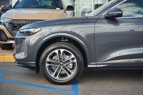 2025 Audi Q5 Premium TFSI quattro S tronic