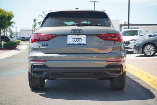 2025 Audi Q3 Premium 45 TFSI S line quattro Tiptronic