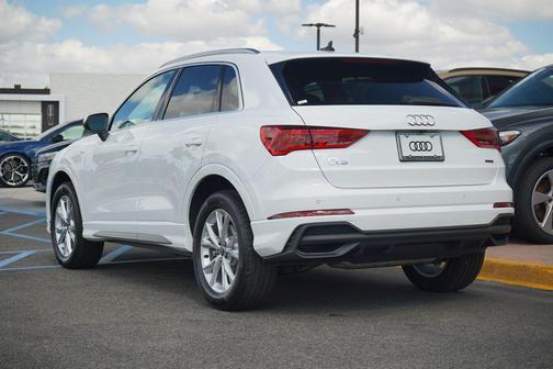 2025 Audi Q3 Premium 45 TFSI S line quattro Tiptronic