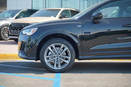 2025 Audi Q3 Premium 45 TFSI S line quattro Tiptronic