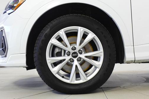 2022 Audi Q3 45 S line Premium