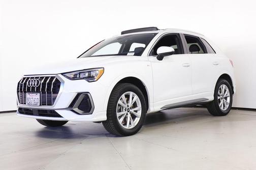 2022 Audi Q3 45 S line Premium