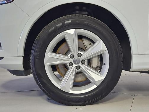 2020 Audi Q7 55 Premium