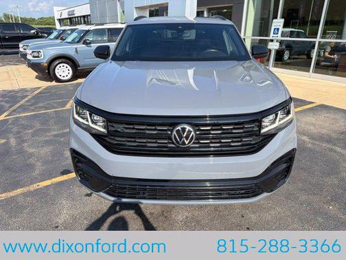 Pure Gray 2023 Volkswagen Atlas Cross Sport 2.0T SEL