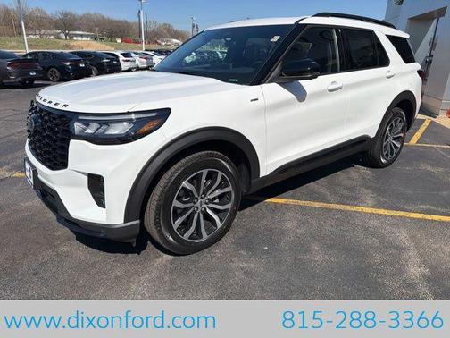 Star White Metallic Tri-Coat 2026 Ford Explorer ST-Line