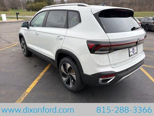 Pure White 2026 Volkswagen Taos SE