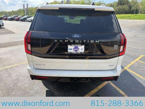 Star White Metallic Tri-Coat 2026 Ford Expedition Max Active 4x4