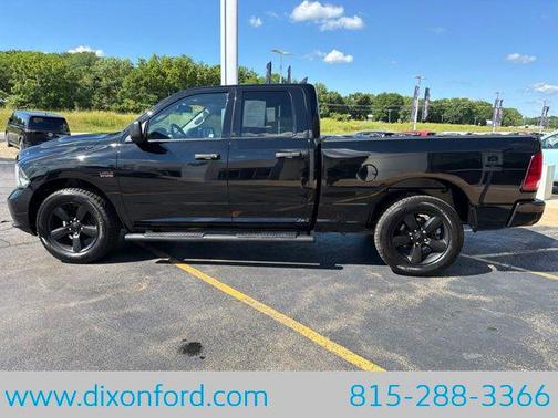 Diamond Black Crystal Pearlcoat 2021 RAM 1500 Classic Express