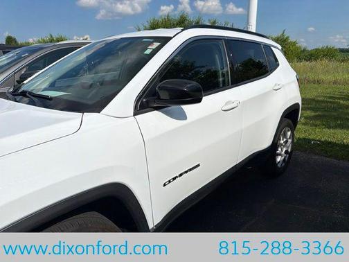 Bright White Clearcoat 2022 Jeep Compass Latitude Lux