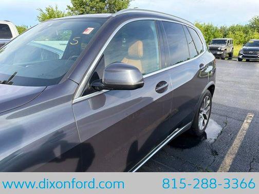 Dark Graphite Metallic 2022 BMW X5 xDrive40i