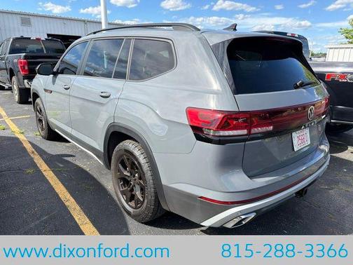 Pure Gray 2025 Volkswagen Atlas 2.0T Peak Edition