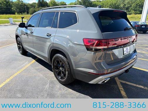 Pure Gray 2025 Volkswagen Atlas 2.0T Peak Edition