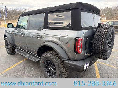 Carbonized Gray Metallic 2026 Ford Bronco Badlands